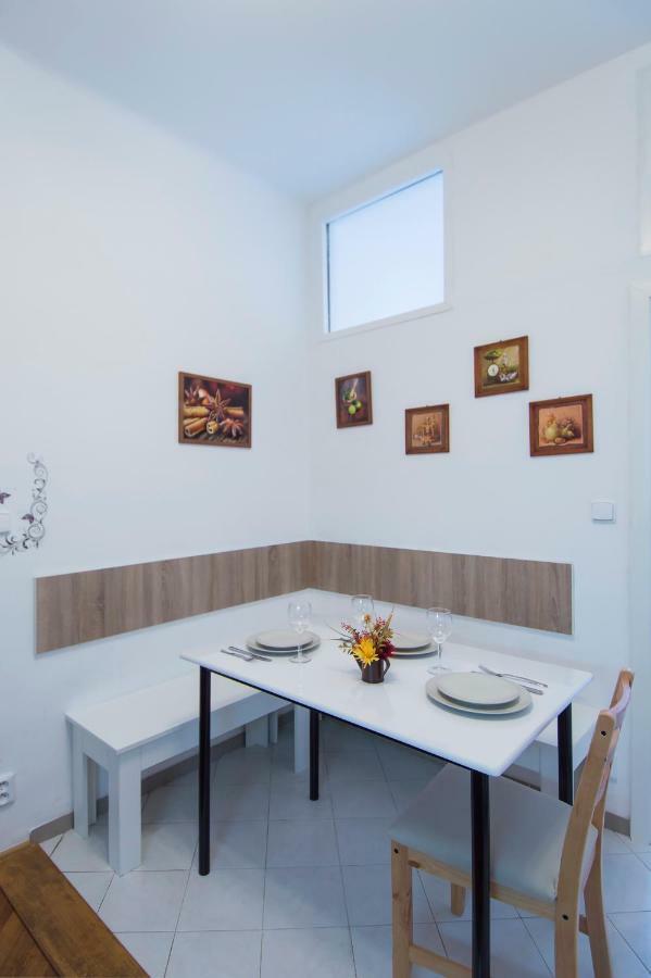Modern Apartment Navrátilova II Prága Kültér fotó
