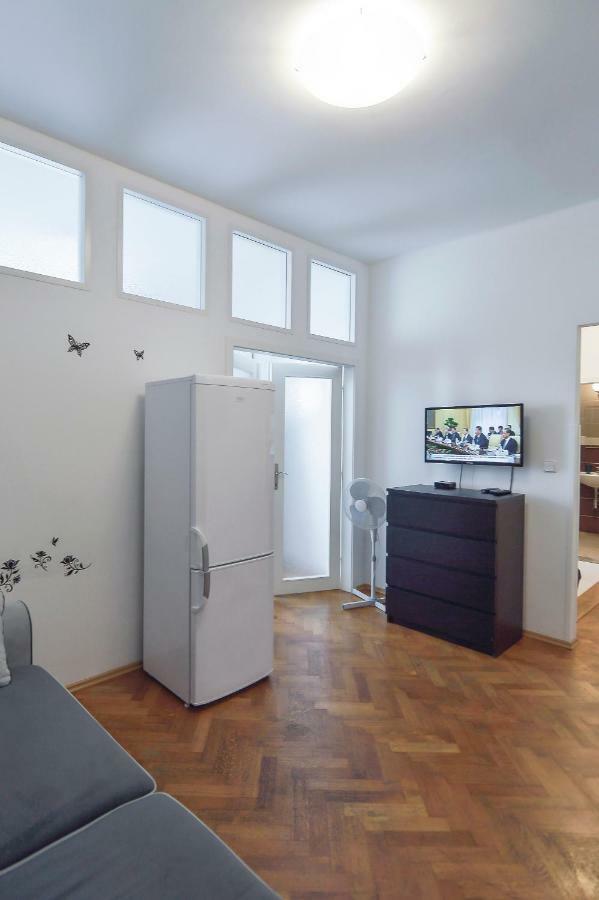 Modern Apartment Navrátilova II Prága Kültér fotó