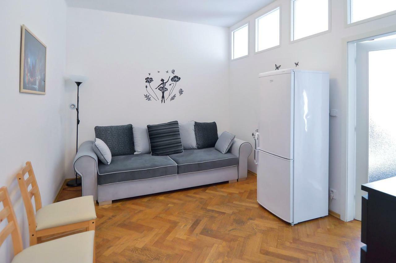 Modern Apartment Navrátilova II Prága Kültér fotó
