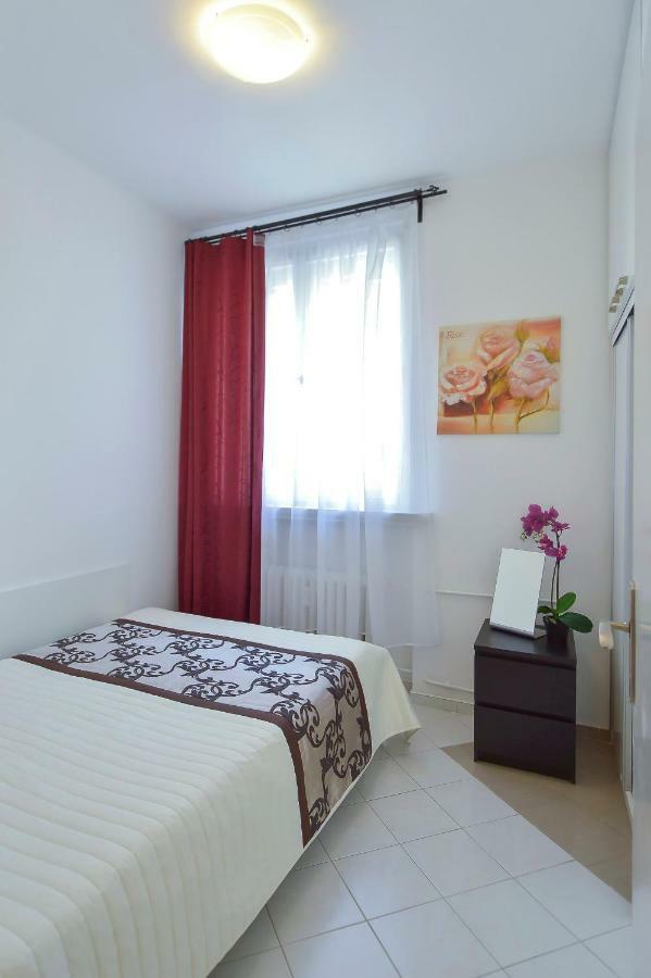 Modern Apartment Navrátilova II Prága Kültér fotó